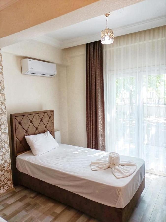 Rose Suite & Hotel Бююкчекмедже Экстерьер фото